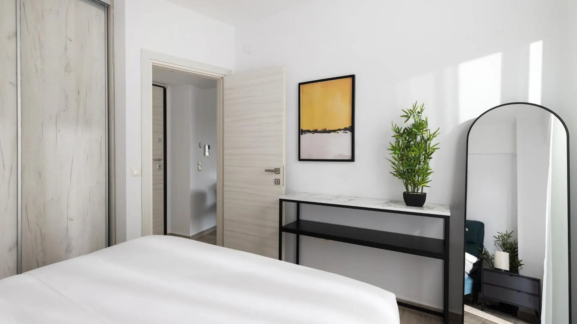 Superstudio Pop Art Apartment With Free Parking Space By Binobi! Thessaloníki