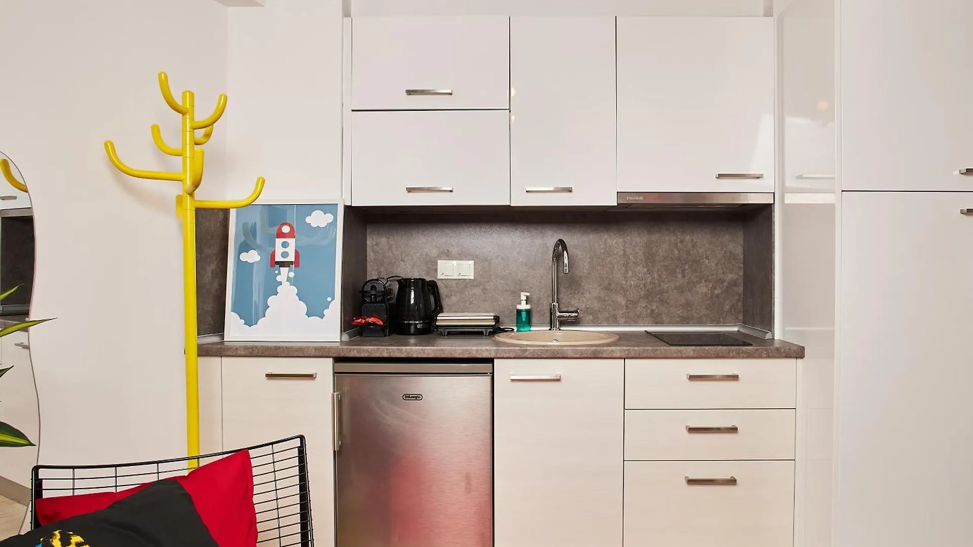 Superstudio Pop Art Apartment With Free Parking Space By Binobi! Thessaloniki
